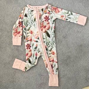 Miozing 3D 0-3 month Flower-Print Bamboo Zip-Up Pyjamas fold over hands/feet